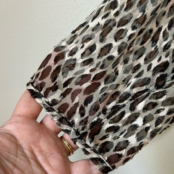 Chicos Medium Top Leopard Dreams Liana Button Up Sheer Silk Blend Chic Elegant - Picture 7 of 9